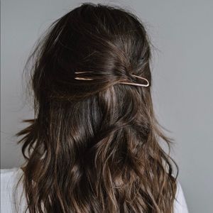 Kristin Ess Rose Gold Hair Pin + Dry Shampoo